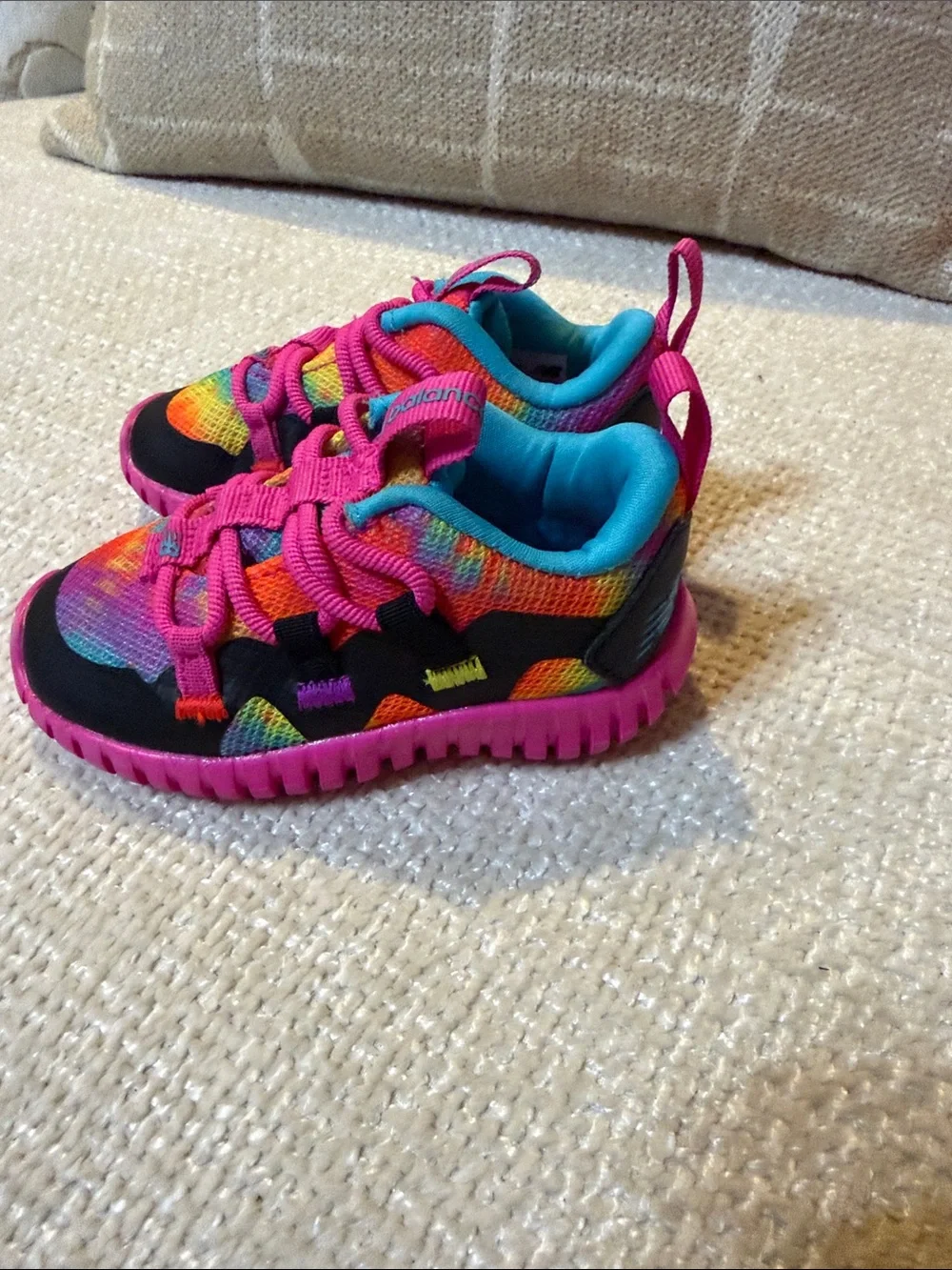 New Balance Kids Rainbow Knit Sneakers - Pink & Blue